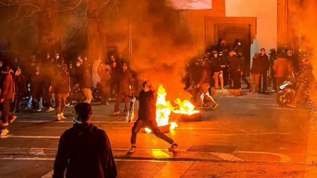 Leia mais sobre o artigo ABAIXO A DITADURA ASSASSINA DOS AIATOLÁS!